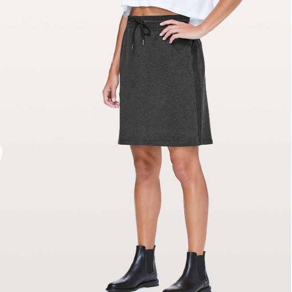 Lululemon Start Anew 21” Skirt in Heathered Black W-403 Size 6 - Picture 1 of 12